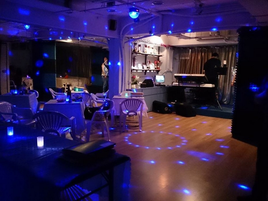 function hall,entertainment,light,lighting,restaurant
