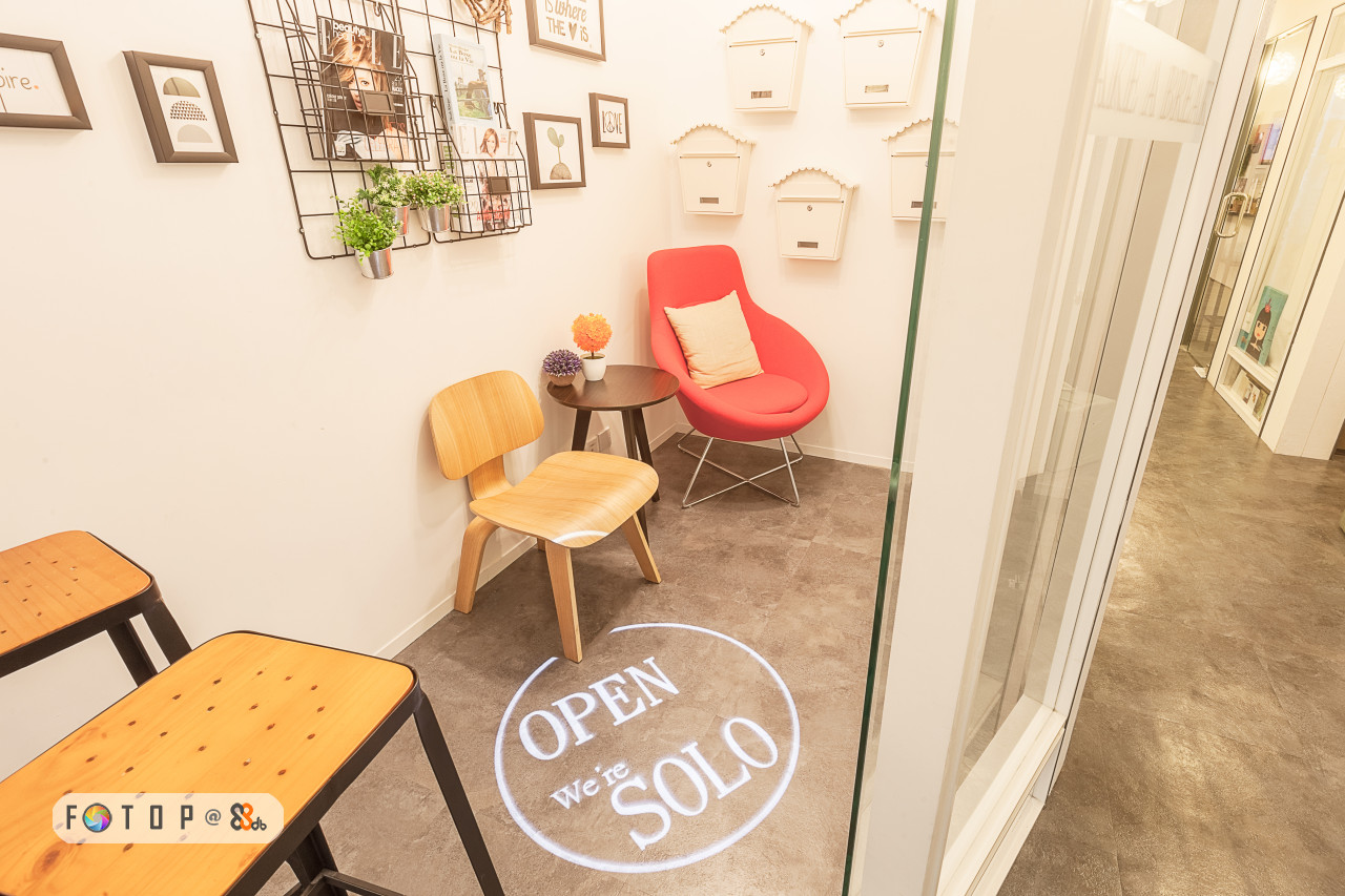 re. 0 OPEN,room,furniture,table,floor,chair