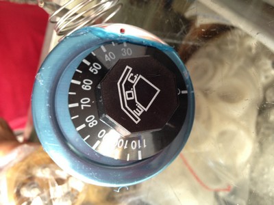 gauge,measuring instrument,tachometer,speedometer,hardware