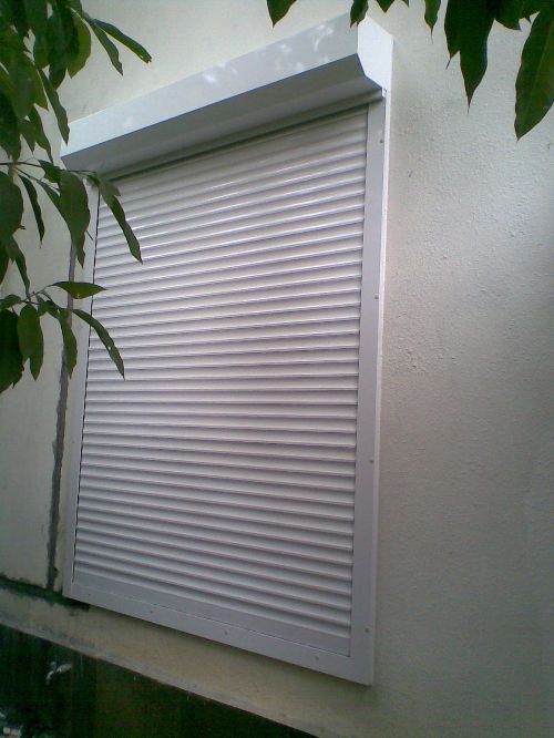 window covering,window blind,window treatment,window,shade
