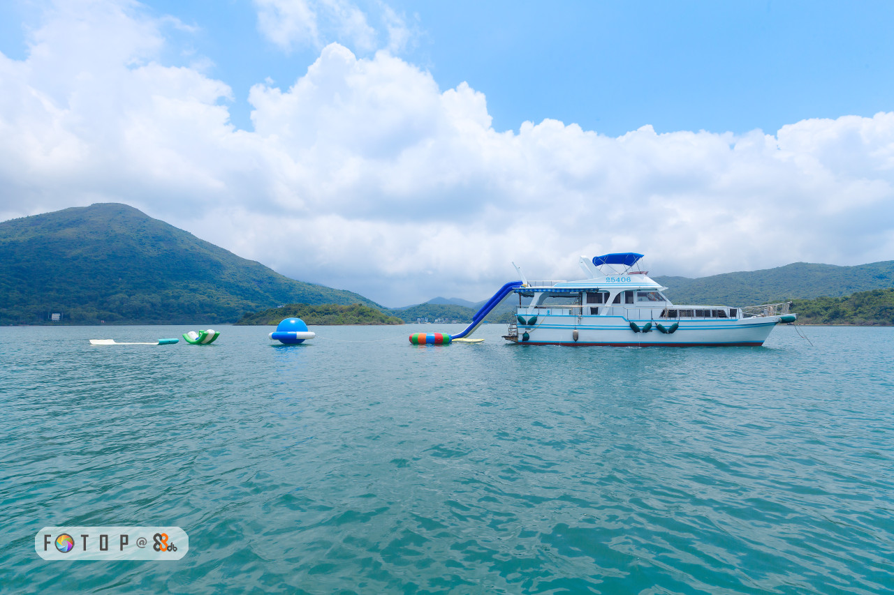 water transportation,waterway,coastal and oceanic landforms,boat,water
