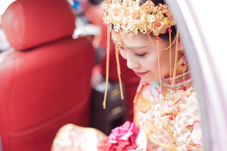 pink,bride,skin,flower,fashion accessory