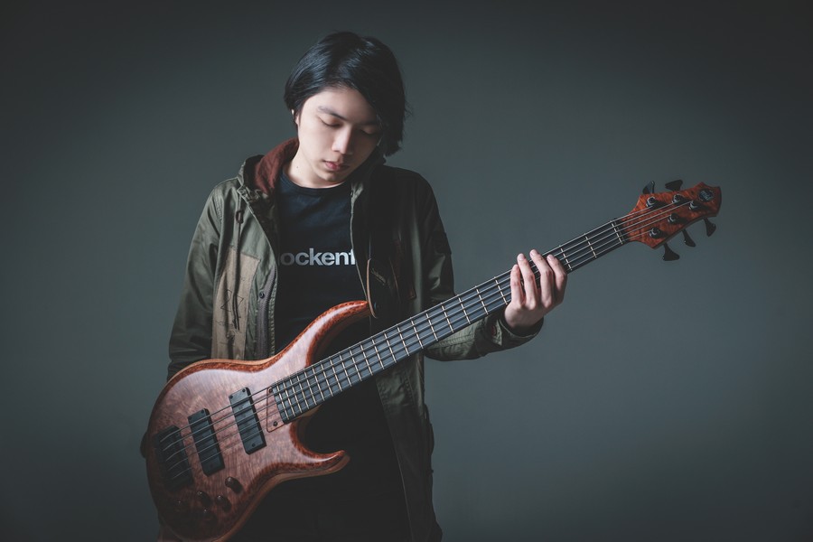 ocken,bass guitar,guitar,string instrument,guitarist,musical instrument