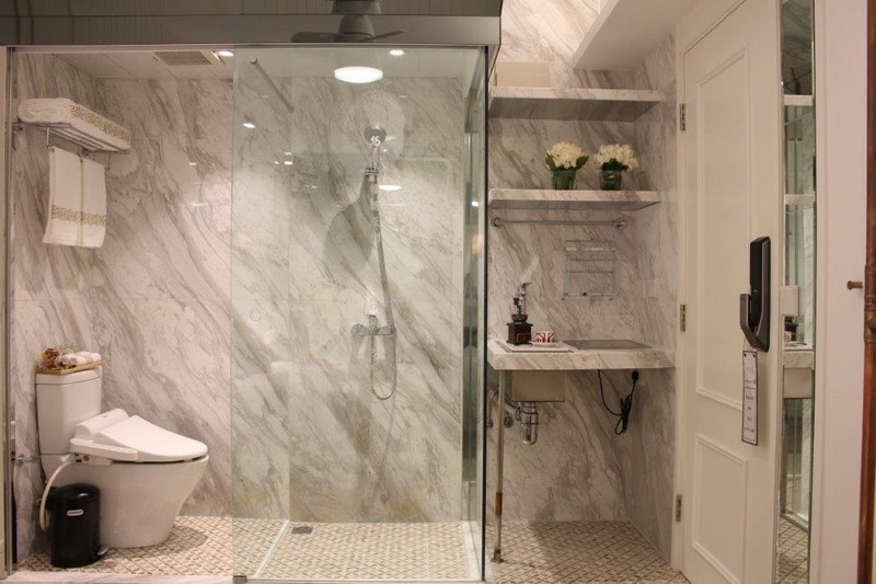 room,bathroom,plumbing fixture,tile,floor