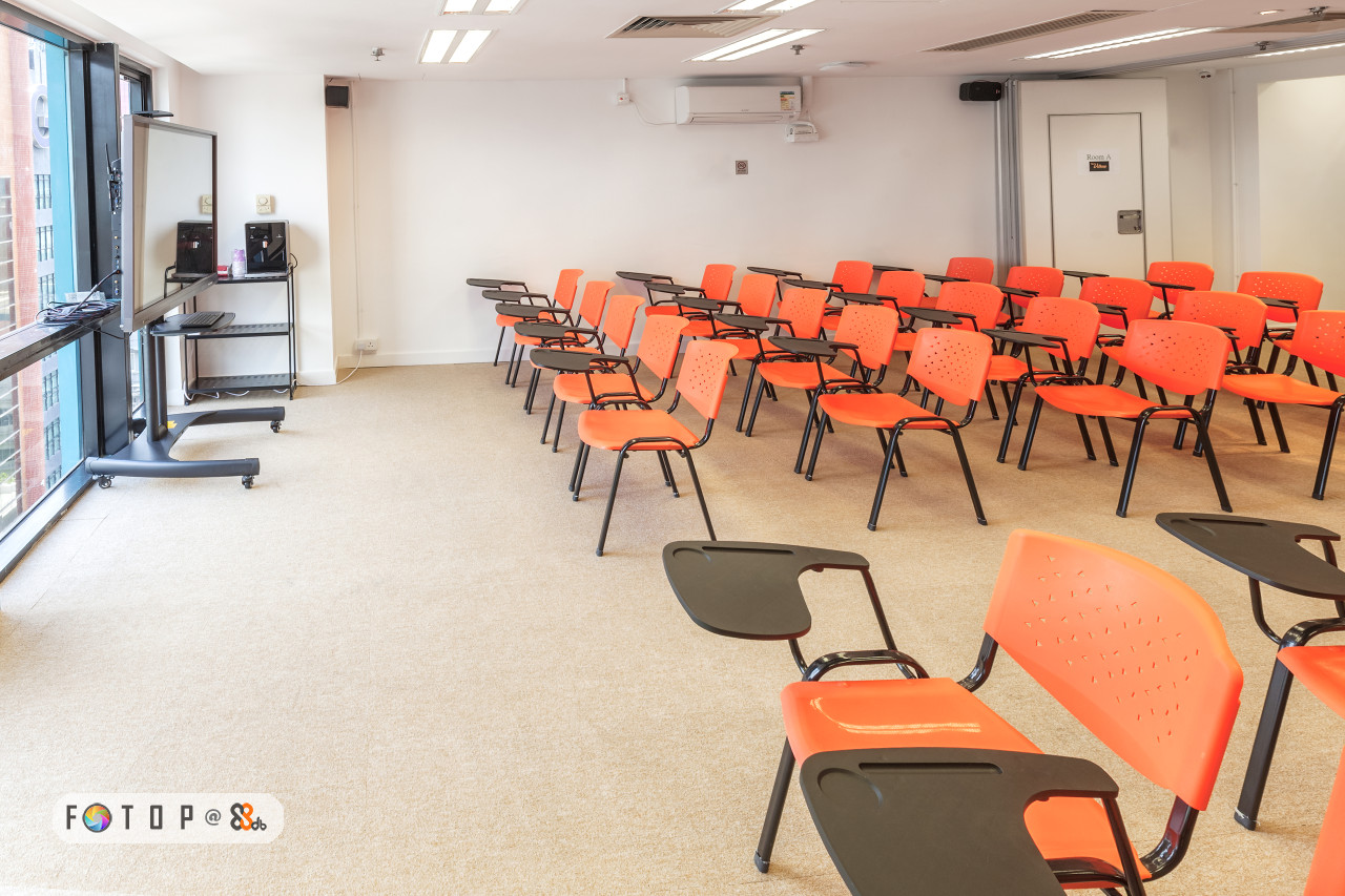 FOTO P @ &,Room,Classroom,Building,Conference hall,Interior design