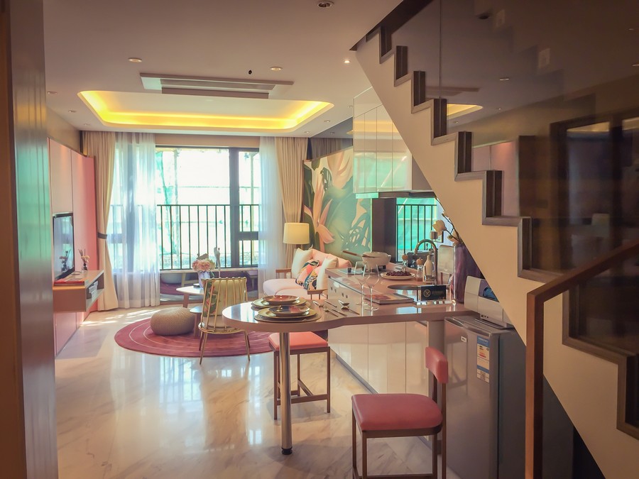 room,interior design,living room,ceiling,dining room