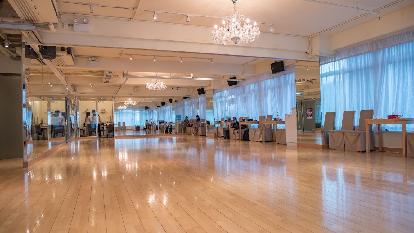 function hall,floor,ballroom,flooring,leisure centre